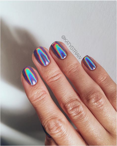 We are OBSESSED with these holographic nails! Holographic Nail Designs, Nail Goals, Holo Nails, Holographic Nails, Gel Nail Designs, Chrome Nails, Powder Nails, Gel Manicure, Perfect Nails