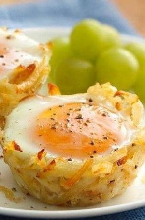 egg_topped_hash_brown_nests: Easter Breakfast, Brown Cups, Muffin Tin Recipes, Hash Brown, What's For Breakfast, Hash Browns, Spring Equinox, Think Food, Breakfast Time