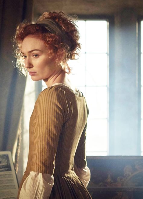 Eleanor Tomlinson dans 'Poldark' (2015). X Eleanor Tomlinson Poldark, Poldark 2015, Poldark Series, Demelza Poldark, Ross And Demelza, Outlander Costumes, Aidan Turner Poldark, Eleanor Tomlinson, Ross Poldark