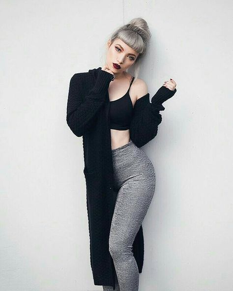 Health Goth Outfits, Health Goth, Casual Goth, Knit Cardi, Sport Outfit Woman, Looks Black, Mode Inspo, Goth Outfits, Alternative Outfits