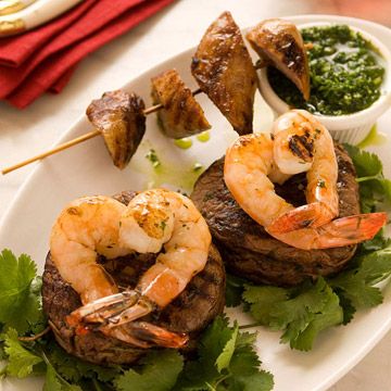 Valentines Day ideas for a party or a dinner. #crazypinlove #helzbergdiamonds Valentine Dinner Party, Healthy Valentines, Mixed Grill, Surf And Turf, Romantic Dinner Recipes, Valentine Dinner, Valentines Day Dinner, Valentines Day Food, Valentines Day Treats