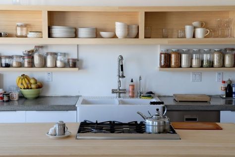 Open box shelves Kitchen Open Shelf, Kabinet Dapur, Open Kitchen Shelves, Unique Kitchen, Stylish Kitchen, Open Kitchen, Kitchen Shelves, Wooden Shelves, Kitchen Counter