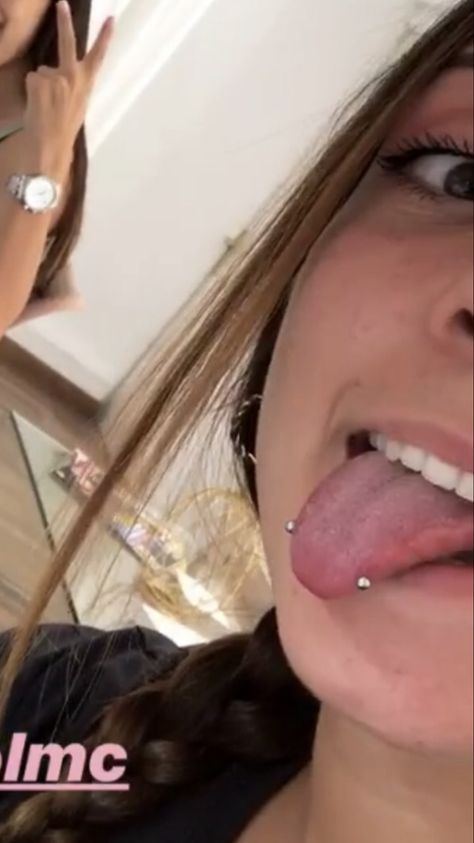 Percinings Tongue, Two Tounge Piercings, Snake Bites Tongue, Tounge Split In Half, Types Of Tongue Piercings, Tounge Piercing Black Women, Different Types Of Tongue Piercings, Black Tongue Piercing, Piercing Lengua Horizontal