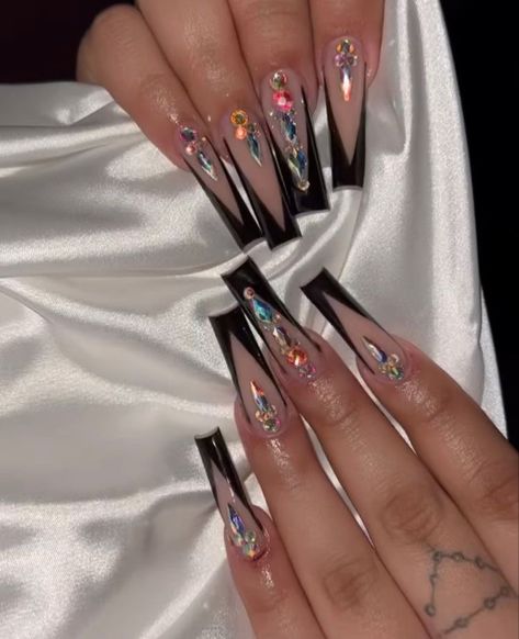 Black Nails Extra, Black Nail Designs Prom, Black Nails With Gems Rhinestones, Black Nails Bling, Black Crystal Nails, Black Bling Acrylic Nails, Black Rhinestone Nails, Black Glam Nails, Black Nails With Rhinestones