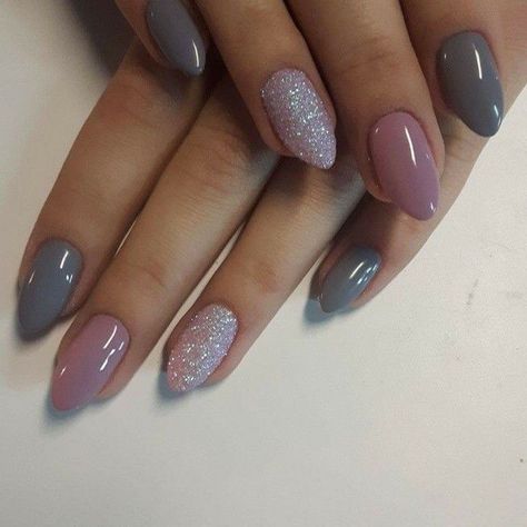 Gray Autumn Nails, Pink And Nails Gray, Purple Fall Manicure, Grey Shellac Nails Designs, Grey And Mauve Nails, Gel X Glitter Nails, Grey Pink Nails Ideas, Grey Autumn Nails, Coloured Tipped Nails