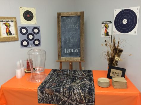 Hunting themed graduation party! Graduation Hunting Theme, Hunting Theme Graduation Party, Hunting Graduation Party Ideas, 65th Birthday Party Ideas, Wild Game Dinner, Themed Graduation Party, Boys Graduation Party, Graduation Board, Hunting Birthday Party