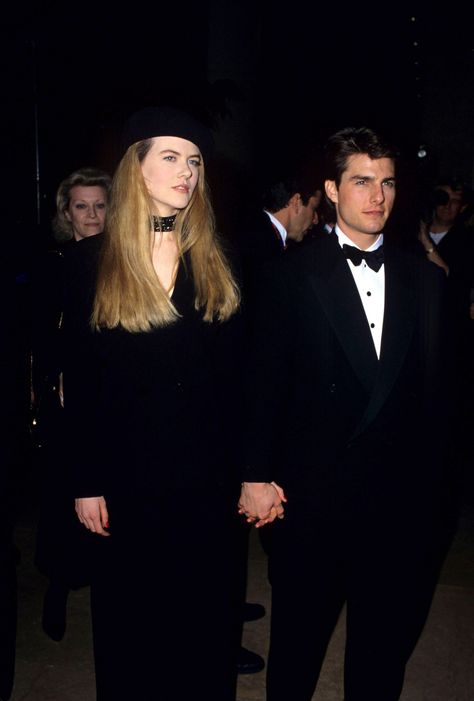 90s Couples Fashion, Nicole Kidman And Tom Cruise, 90s Couples, 90s Party Outfit, 90s Fashion Grunge, Dad Fashion, 90s Hairstyles, Cruise Outfits, Famous Couples