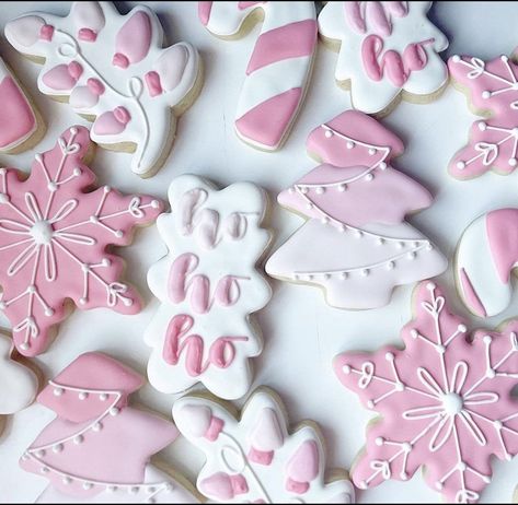 Santa Baby Baby Shower Theme Pink, Girly Christmas Cookies, Baby Shower Christmas Theme Girl, Pink Christmas Cookies Decorated, Christmas Theme Baby Shower Ideas Girl, Pink Christmas Birthday Party, Pink Christmas Baby Shower Ideas, Pink Themed Christmas, Pink Girl Christmas