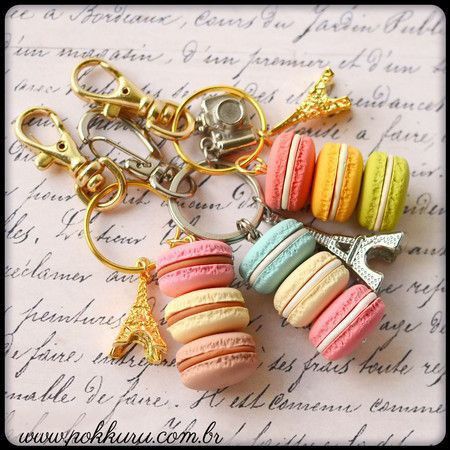 Keychain Inspiration, Clay Macaron, Polymer Clay Disney, Pastel Accessories, Clay Keychain, Sweet Jewelry, Clay Diy Projects, Paper Craft Diy Projects, Polymer Clay Jewelry Diy