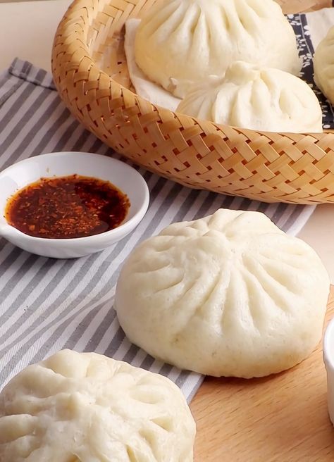 Types Of Buns, Pork Belly Bao, Traditional Chinese Food, Lean Pork, Bao Buns, Easy Chinese Recipes, Easy Chinese, Pizza Rolls, Steamed Buns