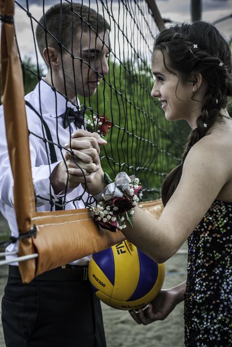 Did this for my grad.  My boyfriend played volleyball when he was in high school and volleyball is a huge part of my life so this picture was a really cute couple photo idea for us. Took this on a beach volleyball court. Volleyball Couple, High School Couples, Beach Volleyball Court, Prom Picture Poses, Grad Photography, Play Volleyball, Prom Poses, Volleyball Pictures, Cute Couples Photos