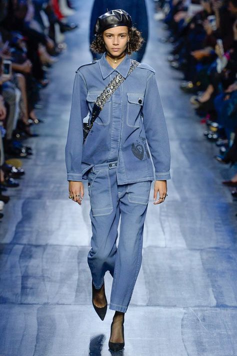 Christian Dior Fall 2017 Ready-to-Wear Fashion Show denim combo Outfits For Going Out, Jumpsuit Denim, Winter Fashion Trends, Fancy Skirts, Womens Outfits, Moda Paris, Maria Grazia Chiuri, Takashi Murakami, Fashion Trends Winter