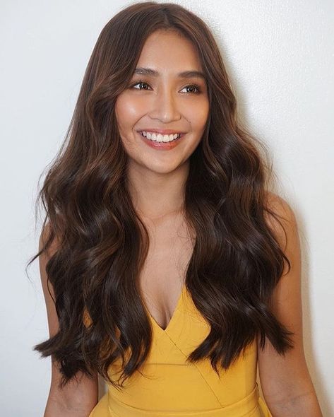 Kathryn Bernardo 🌟 Filipina Hair, Kathryn Bernardo Photoshoot, Asian Brown Hair, Hair Color For Tan Skin, Hair Color For Morena, Filipino Hair, Kathryn Bernardo, Dye My Hair, Asian Hair