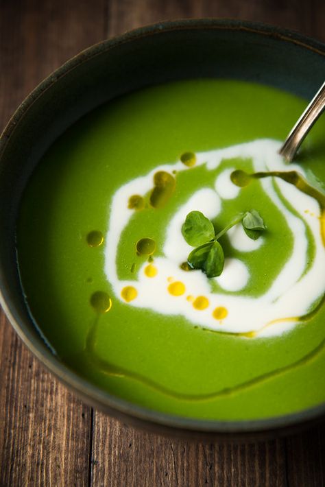 English Pea Soup with Lemon Creme Fraiche | Will Cook For Friends English Peas Recipe, Soup With Lemon, Lemon Creme, Spring Peas, English Peas, Cold Soup, Pea Recipes, Pea Soup, English Food