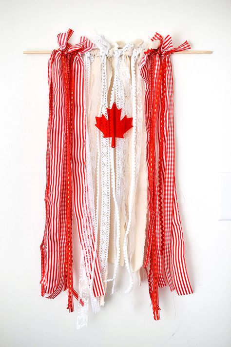 Woman in Real Life:The Art of the Everyday: Patriotic Canada Day Ribbon Flag & Canada Day Creations From Canadian Bloggers Canada Day Party Decorations, Canada Day Wreath, Canada Day Outfit, Canada Crafts, Canadian Decor, Canada Decor, Canada Day Crafts, Canada Party, Canada Day Party