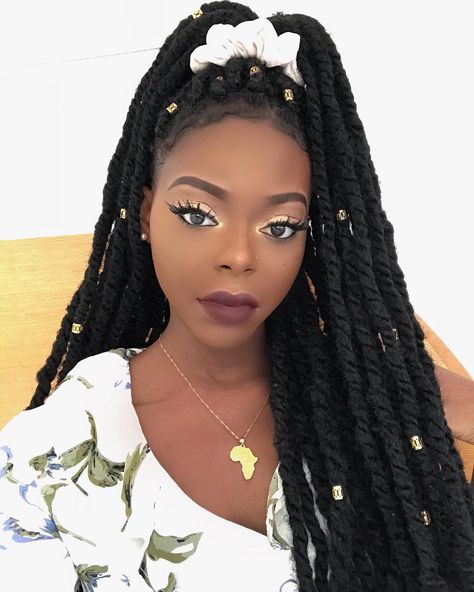 Yarn Twist Hairstyles Long, Yarn Twist Hairstyles, Havana Twist Hairstyles, Thick Braids, Marley Twist Hairstyles, Yellow Hair Color, Yarn Twist, Braided Hairstyles For Teens, Hair Weaves