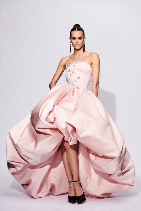 Vestidos Color Vino, Fashion Design Inspiration, Pre Fall 2023, Nyfw Street Style, Fashion Gowns, Creation Couture, Christian Siriano, Gala Dresses, Couture Gowns