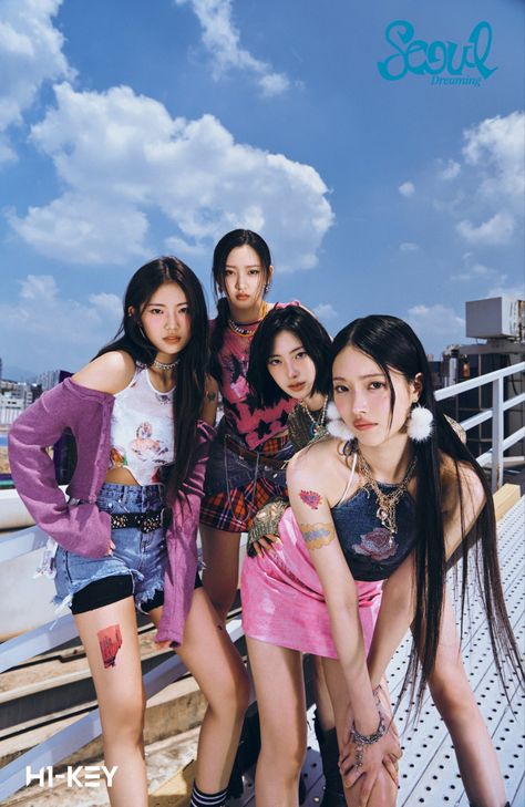 ♡ H1-KEY 하이키 - OT4 GROUP PHOTOSHOOT ♡ Group Concept Photo, Key Kpop, Mashrou Leila, H1 Key, Rose Blossom, Athletic Girls, Photo Grouping, Photoshoot Concept, Pose Reference Photo