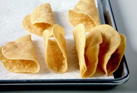 DIY Fried Taco Shells | The Bittman Project Flour Taco Shells, Fried Taco Shells, Corn Taco Shells, Pizza Spices, Fried Tacos, Crispy Recipes, Corn Taco, Taco Shells, Fried Corn