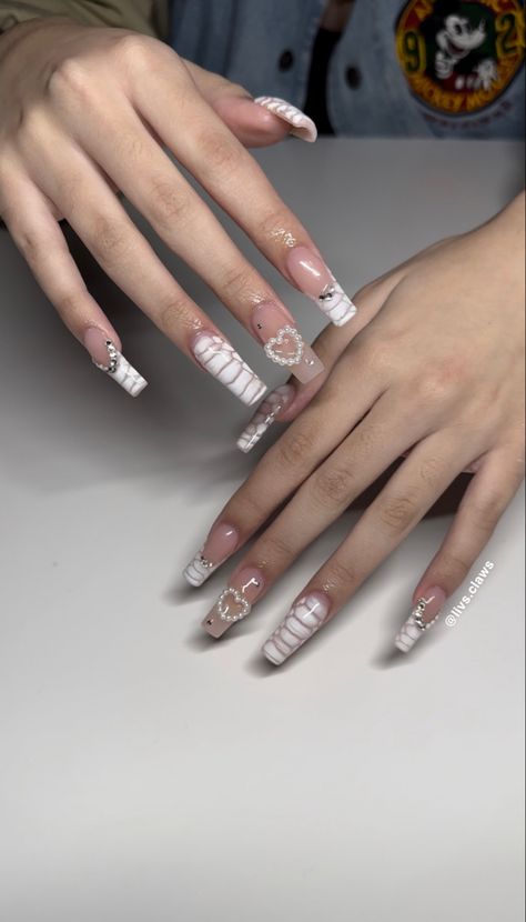 Crocodile Nails With Rhinestones, Crocodile Tip Nails, Crocodile Nail Design White, Chrome Croc Print Nails, White Long French Tip Nails With Design, Clear Croc Nails, White Snake Print Nails, White Alligator Nails, Crocodile Print French Tip Nails