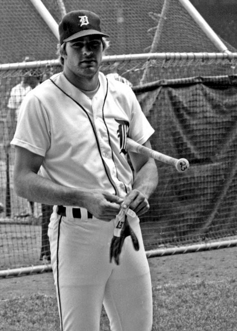 Detroit Tiger.....Kirk Gibson Kirk Gibson, Tiger Stadium, Detroit History, Detroit Sports, Michigan Sports, Tiger Love, Detroit Tigers Baseball, Tigers Baseball, Mlb Teams