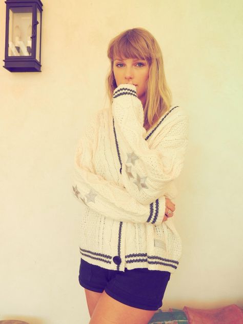 Folklore Cardigan, Miss Americana, Taylor Outfits, Taylor Swift Outfits, Vintage Preppy, Taylor Swift Concert, Taylor Swift Wallpaper, Cardigan Outfits, Taylor Swift Quotes