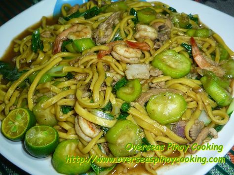 Pansit Miki with Patola Misua Patola Recipe, Pancit Palabok Recipe Filipino Food, Miki Noodle Soup Filipino Recipes, Pancit Palabok Recipe, Pancit Luglug Filipino Recipes, Pancit Noodles, Filipino Food Recipes, Filipino Noodles, Beef Caldereta