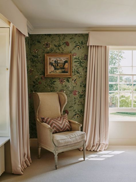 A handsome Georgian rectory in Hampshire with contemporary country interiors by Tamsyn Mason | House & Garden Georgian Rectory, Ideas For Curtains, Townhouse Interior, Wave Curtains, Country Interiors, The Shade Store, Curtains Ideas, Layered Curtains, Country House Interior