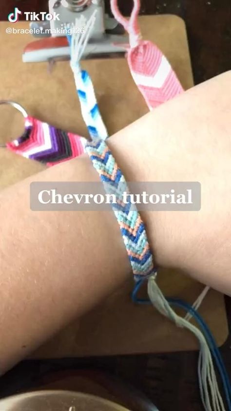 Bracelet Chevron, Chevron Friendship Bracelet, Chevron Friendship Bracelets, Diy Bracelets With String, On Friendship, Ankle Bracelets Diy, Diy Friendship Bracelets Tutorial, Braided Bracelet Diy, Friendship Bracelet Patterns Easy