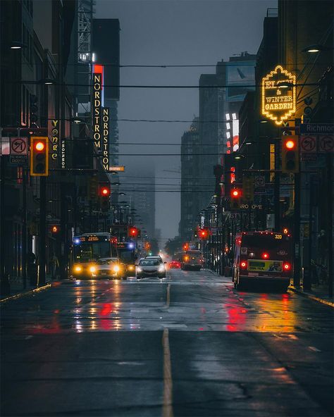 Toronto At Night, Night Time Photography, Toronto Photography, Rainy City, Robert Doisneau, Landscape Photography Tips, Vivian Maier, Nikon Dslr, Rainy Night