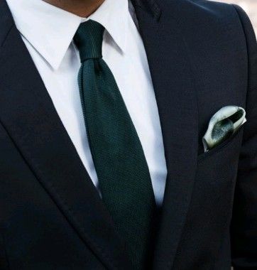 Black Tuxedo With Green Accents, Black Suit With Green Accents, Black Suit Green Tie, Bestman Suit, Groomsmen Attire Black, Tie Outfits Men, Black Groomsmen Suits, Green Shirt Men