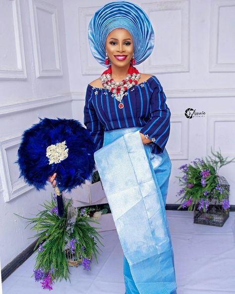 Yoruba Fashion, Native Outfits, Yoruba Bride, Bride And Groom Outfits, Nigerian Bride, Yoruba Wedding, Girls Dress Outfits, Lace Gown Styles, African Lace Dresses