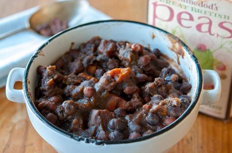 Parched Peas for Bonfire Night. The Ultimate Autumn Treat Black Peas Recipe, Ham And Lentil Soup, Bonfire Night Food, Malt Vinegar, Pulses Recipes, Black Peas, Mushy Peas, Winter Warmers Recipes, Night Food