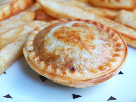 Pie Maker Recipe – Cheeseburger Pies | The Annoyed Thyroid Aussie Meat Pie, Breville Pie Maker, Australian Meat Pie, Mini Pie Maker, Pie Homemade, Mini Pie Recipes, Dash Recipe, Cheeseburger Pie, Pie Maker