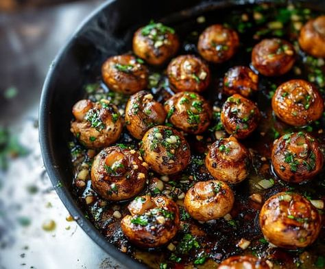 Disover the best bbq recipe for smoked garlic butter mushrooms, a perfect side dish to steaks and burgers and other bbq meals Bbq Meals, Smoked Garlic, Butter Mushrooms, Best Bbq Recipes, Garlic Butter Mushrooms, Friendsgiving Dinner Party, Bbq Recipe, Friendsgiving Dinner, Best Bbq