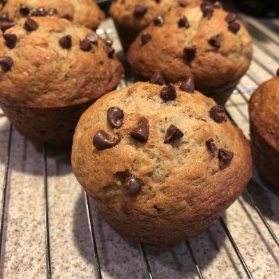 Simple Banana Muffins | Rust Nutrition Services – Chew The Facts® Dash Diet Breakfast Recipes, Quick Banana Muffins, Dash Diet Breakfast, Healthy Egg Bake, Homemade Banana Muffins, Steel Cut Oats Recipe, Banana Muffins Easy, Dash Diet Recipes, Banana Muffin Recipe