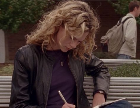 Hilarie Burton, Peyton Sawyer, Tree Hill, One Tree Hill, Tv Girls, One Tree, 2000s Fashion, Fashion Magazine, New Hair