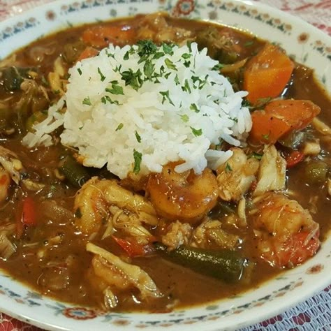 Shrimp and Okra Gumbo | "Great recipe! I lived in New Orleans as a kid and have been looking for a great cajun gumbo recipe to match my memories of this delicious dish." Creole Gumbo Recipe, Gumbo Recipe Okra, Cajun Gumbo Recipe, Okra Gumbo, Creole Gumbo, Seafood Gumbo Recipe, Shrimp Gumbo, Okra Recipes, Cajun Creole Recipes