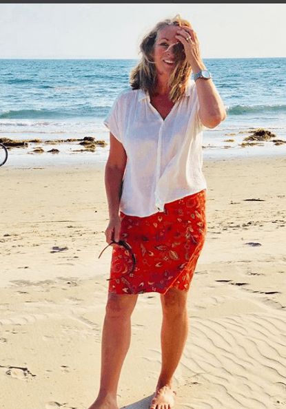 Summer Travelling Outfits for Women Over 50 Summer Traveling Outfits, Outfits For Women Over 60 Casual, Over 60 Outfits, Travelling Outfits, Resort Outfit Ideas, Thailand Outfits, Clothes For Women Over 60, What To Wear Summer, Traveling Outfits