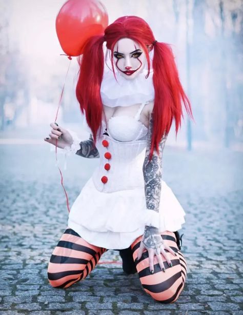 Female Clown, Goth Model, Halloween Photo, Creepy Clown, Clown Costume, Halloween Photoshoot, Fantasias Halloween, Halloween Photos, Halloween 2024