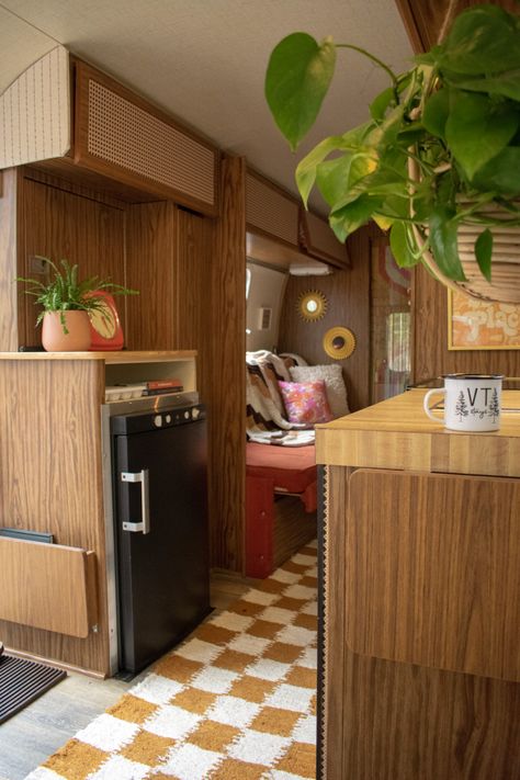 Funky Rv Interiors, Vintage Caravan Interiors Ideas, 70s Camper Interior, Rv Airbnb, 70s Camper, 70s Van, Vintage Glamping, Vintage Caravan Interiors, Trailer Homes