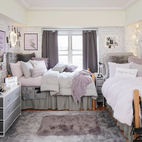 Purple Dorm Rooms, College Bedroom Decor, Dream Dorm Room, Dorm Room Styles, College Room Decor, Dorm Inspiration, College Dorm Room Decor, Dorm Room Designs, Girls Dorm Room