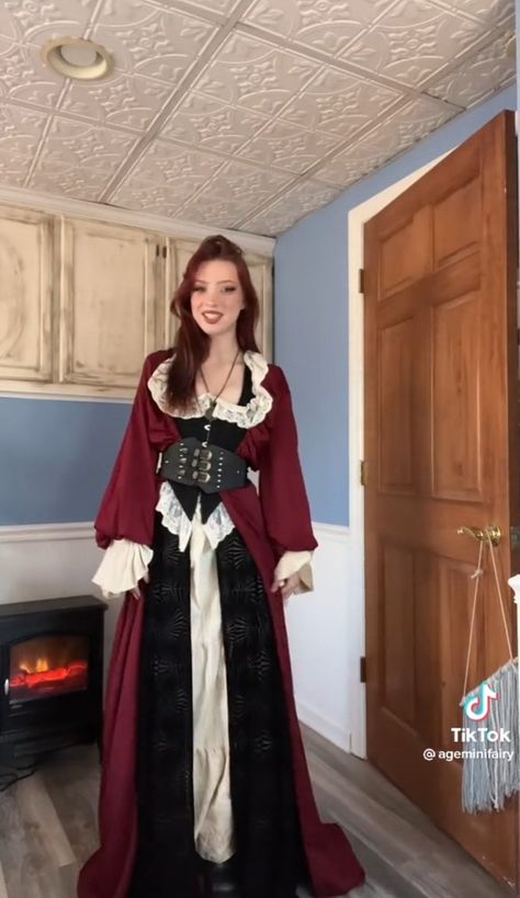 Captain Hook Inspired Outfit, Ren Faire Outfits, Captain Hook, Fashion Design Drawings, Pirates Of The Caribbean, Fantasy Clothing, Cool Items, Historical Clothing, Photo Poses