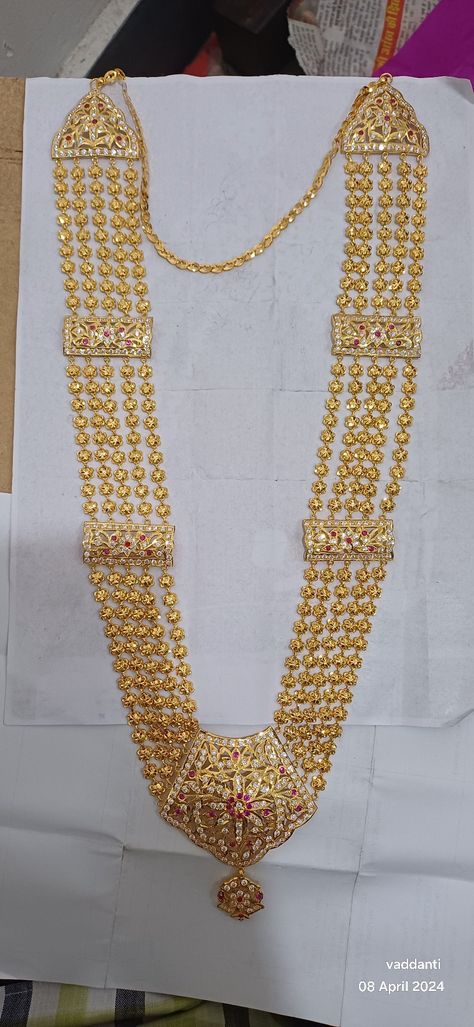 Raani Haar Gold Jewellery Designs, Gold Rani Haar New Design, Rani Har Gold, Long Haram Gold Jewellery Designs, Rani Haar Gold, Bahu Begum, Rani Har, Indian Gold Necklace Designs, Maharashtrian Jewellery