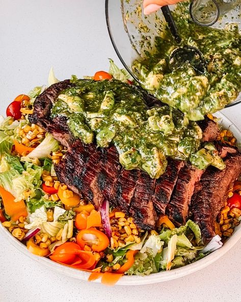 Flank Steak & Avocado Chimichurri Salad - Rachael's Good Eats Chimichurri Salad, Steak Avocado, Avocado Chimichurri, Flank Steak Salad, Steak Board, Chimichurri Steak, Best Summer Salads, Simple Healthy Recipes, Grilled Flank Steak