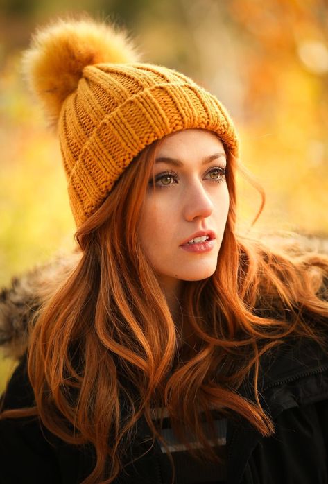 Kat McNamara Kat Mcnamara Photoshoot, Woman With Red Hair, Kat Mcnamara, Red Haired Beauty, Beautiful Red Hair, Ginger Girls, Long Red Hair, Katherine Mcnamara, Redhead Beauty