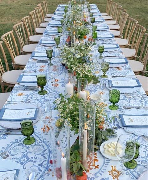 Beautiful garden dinner table. Created by Beth Helmstetter. Garden Dinner Table, Garden Tablescape, Garden Dinner, Welcome Party, Party Inspiration, Rehearsal Dinner, Summer Garden, Place Settings, Dinner Table