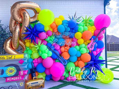 Totally Tubular Birthday, Neon Balloon Garland, Balloon Board, Neon Disco, Pop Art Party, Link Balloons, Balloon Walls, Helium Balloons Birthday, Event Balloons