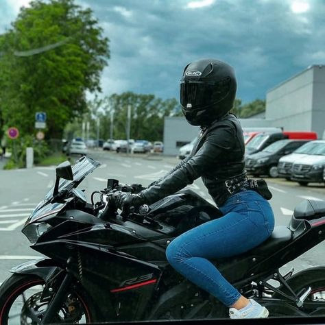 Girl Motorcyclist, Xe Ducati, Yamaha R3, Motorcross Bike, Motorcycle Photography, Bike Photoshoot, Motorbike Girl, Bike Photography, New Bike