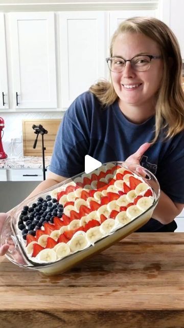 Bailee's Kitchen on Instagram: "Flag Cake! Perfect for 4th of July or Falg Day!  1 Box Yellow Cake (Made to the package directions) 1 box of Vanilla or Vanilla Cream Pudding (made according to the package) 1 Tub of Whipped Cream 1/2 Pint of Strawberries 3 Bananas  1/2 Cup of Blueberries   #cake #4thofjuly #america #food #fyp #fruit #foodlover #foodie" 4th Of July Banana Pudding, Blueberries Cake, Flag Cake, America Food, Yellow Cake, Vanilla Cream, Banana Pudding, Blueberries, How To Make Cake